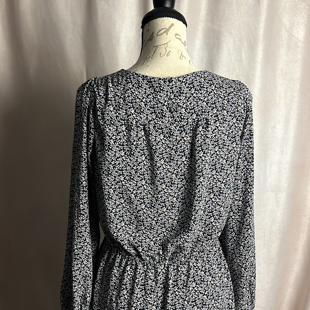 Loft Petite Floral Dress Like New Black Blue White Designs 8P - Picture 5 of 8